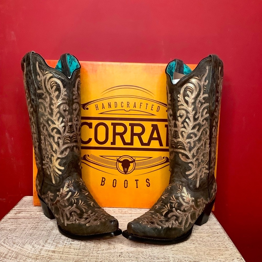 Corral NIB Dusty Black Muted Gold Design SnipToe 2” Heel 13” Shaft Country Boots